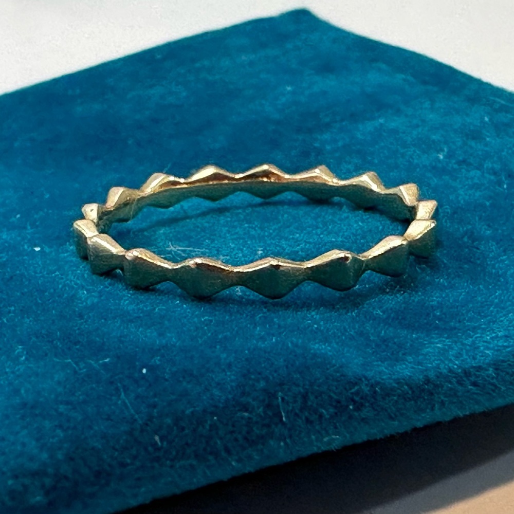 Mejuri 14K Solid Gold Sculpture Band, Size 7